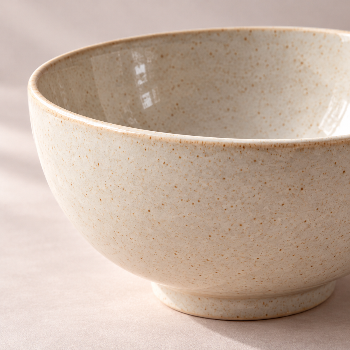 Oat Nest Bowl Set in oat white — shape and glaze detail